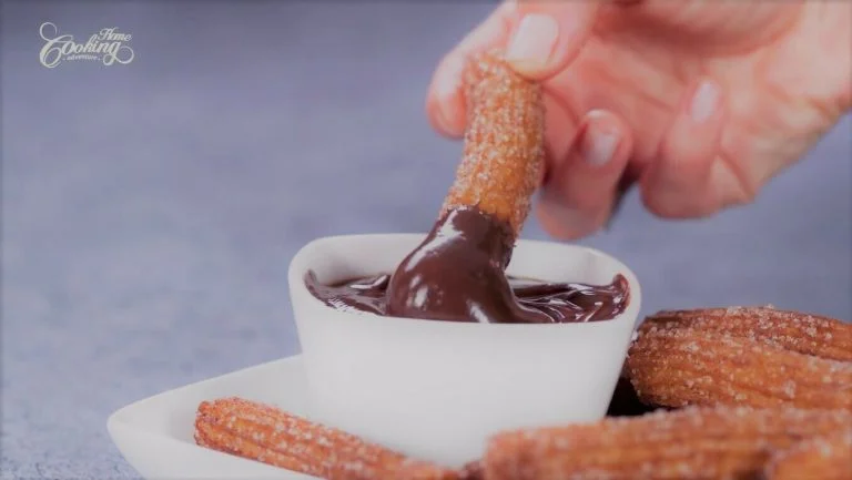 Churros avec sauce au chocolat
