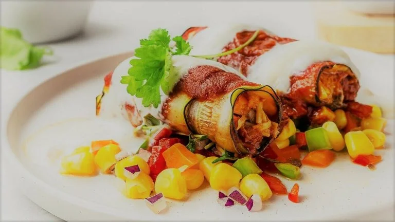 Enchiladas végétaliennes de courgettes au «poulet» (faible teneur en glucides)