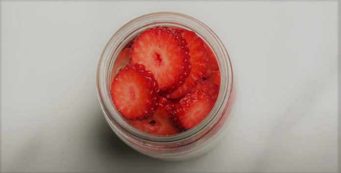 Flocons d'avoine à la fraise et à la vanille