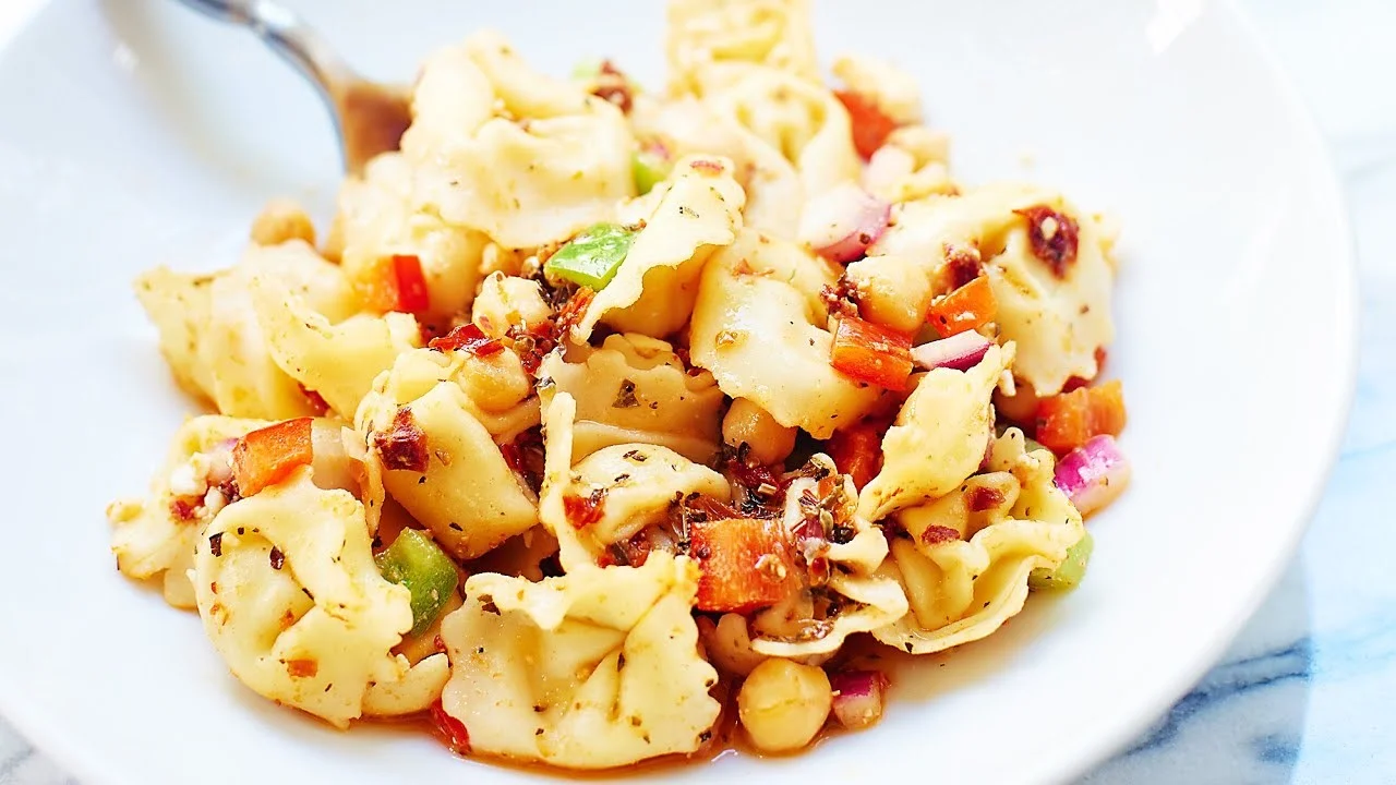 Salade de pâtes tortellini à la grecque